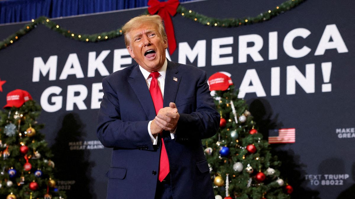Shnijte v pekle, popřál oponentům k Vánocům Trump